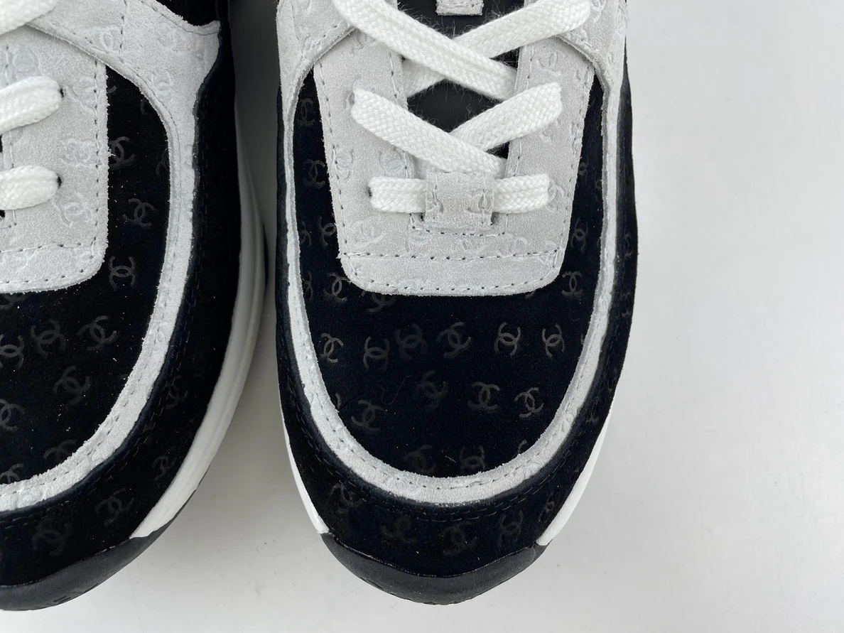 Trendy 8630 Chanel Black White shoes 3559