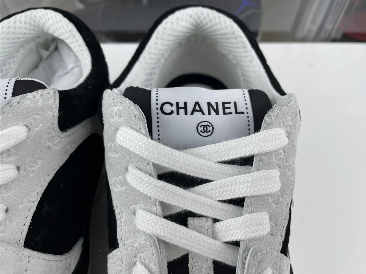 Trendy 8630 Chanel Black White shoes 3559