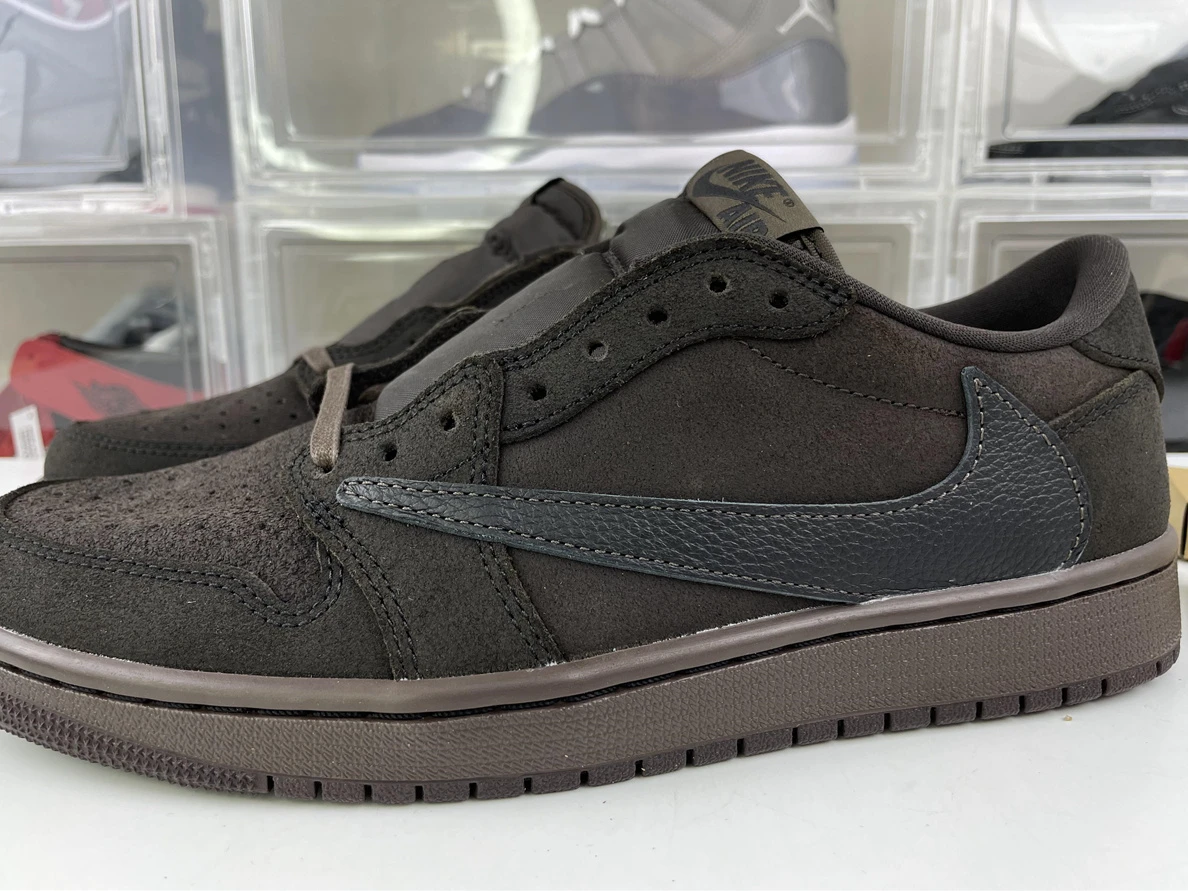Trendy 9470 GOAT Travis Scott x Air Jordan 1 Low OG “Velvet Brown” 572