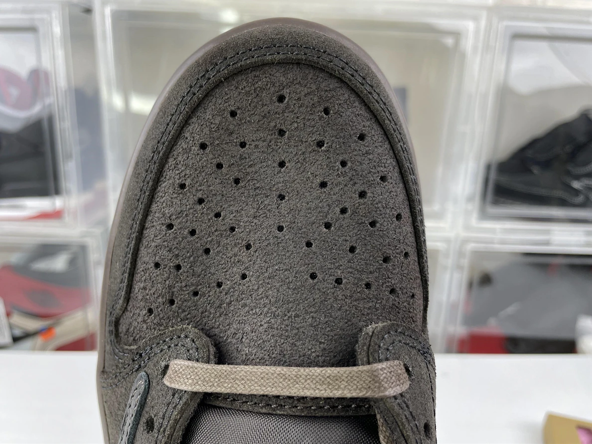 Trendy 9470 GOAT Travis Scott x Air Jordan 1 Low OG “Velvet Brown” 572