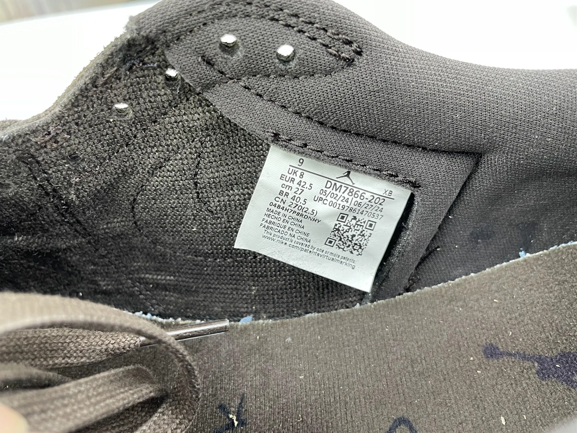 Trendy 9470 GOAT Travis Scott x Air Jordan 1 Low OG “Velvet Brown” 572