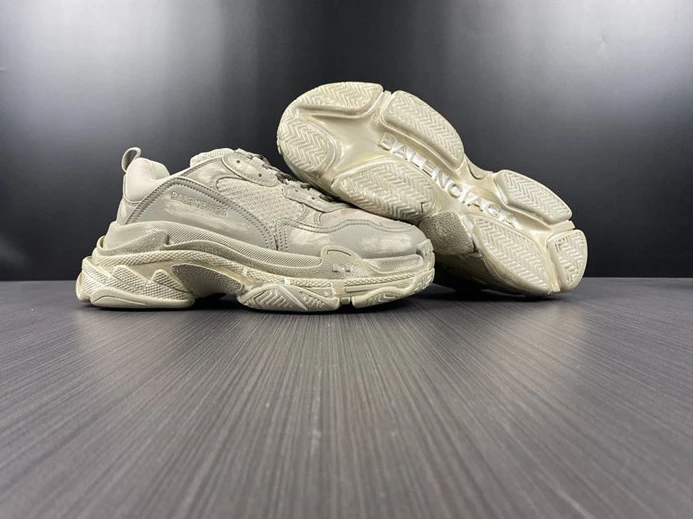Trendy BLCG TRIPLE SNEAKER 524039 W2FA1 9710 3341