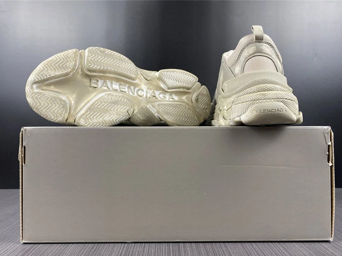 Trendy BLCG TRIPLE SNEAKER 524039 W2FA1 9710 3341