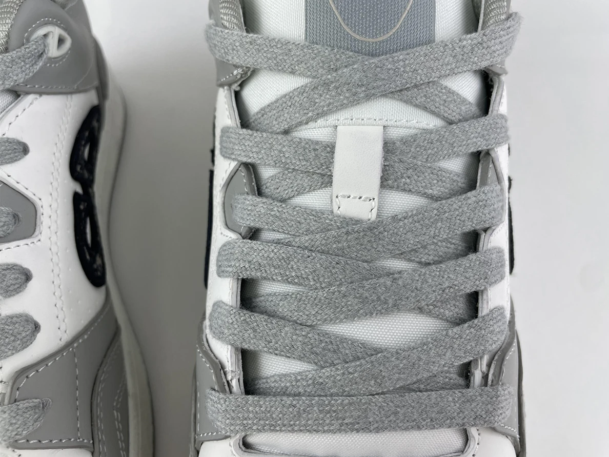 Trendy DIOR B57 MID TOP CALF Grey sneakers 1533