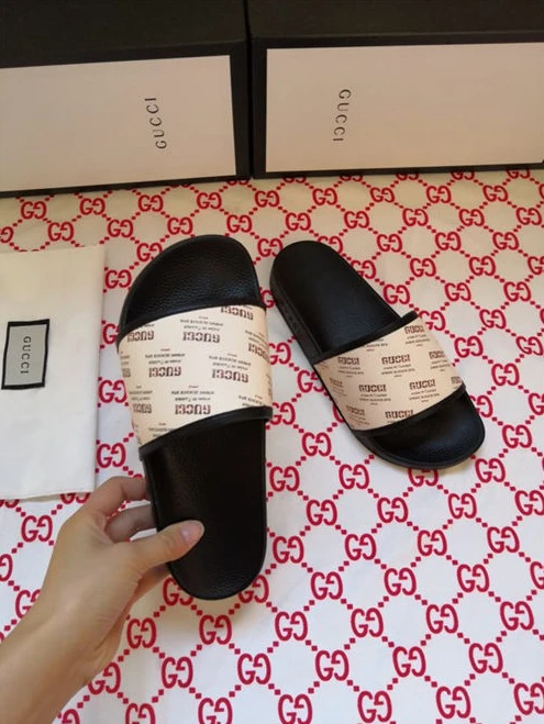 Trendy Gucci Slipper 3209