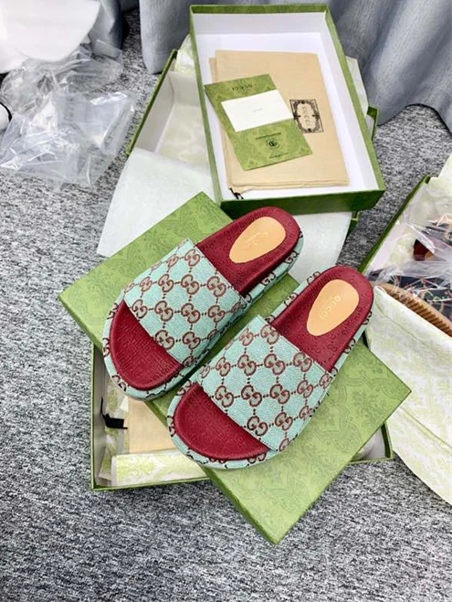 Trendy Gucci Slipper 3239
