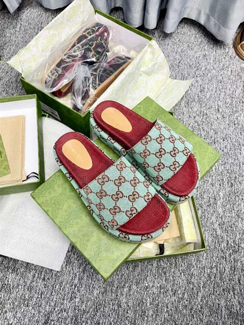 Trendy Gucci Slipper 3239