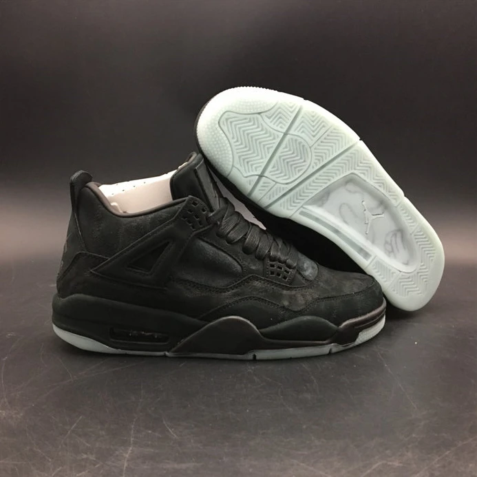 Trendy Jordan 4 Retro Kaws Black 930155-001 922