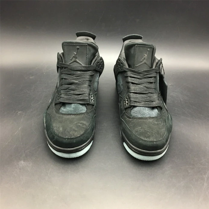 Trendy Jordan 4 Retro Kaws Black 930155-001 922
