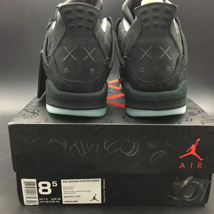 Trendy Jordan 4 Retro Kaws Black 930155-001 922