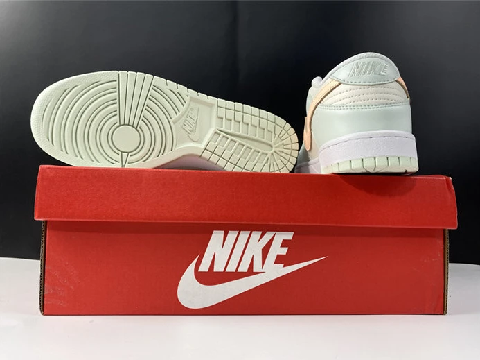 Trendy Nike Dunk Low Barely Green DD1503-104 2101
