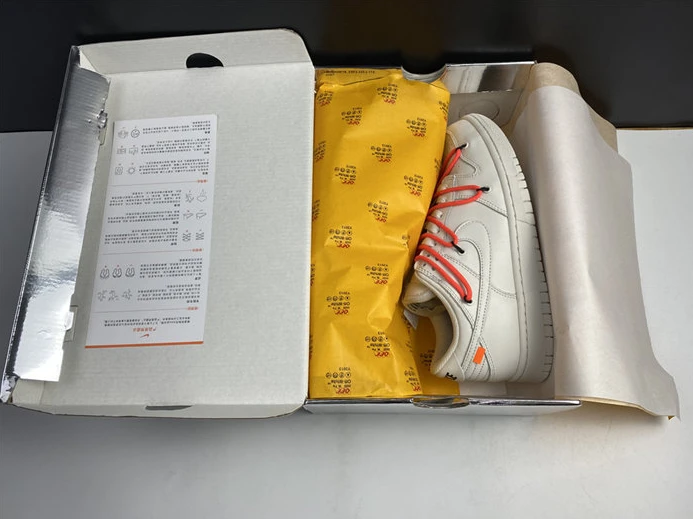 Trendy Off-White x Nike Dunk Low CT0856- 900 2386