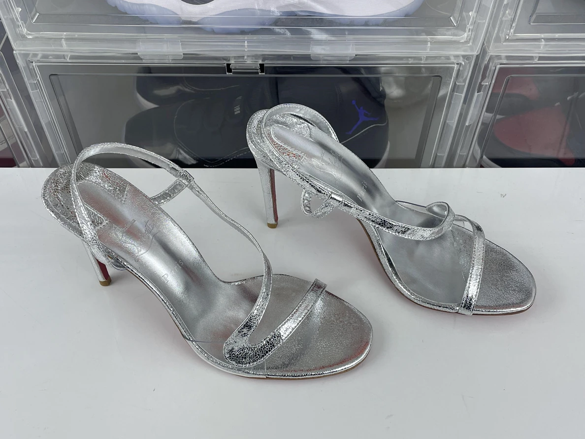 UrbanStyle 1635 christian louboutin CL Silver high heel with red bottom 3542