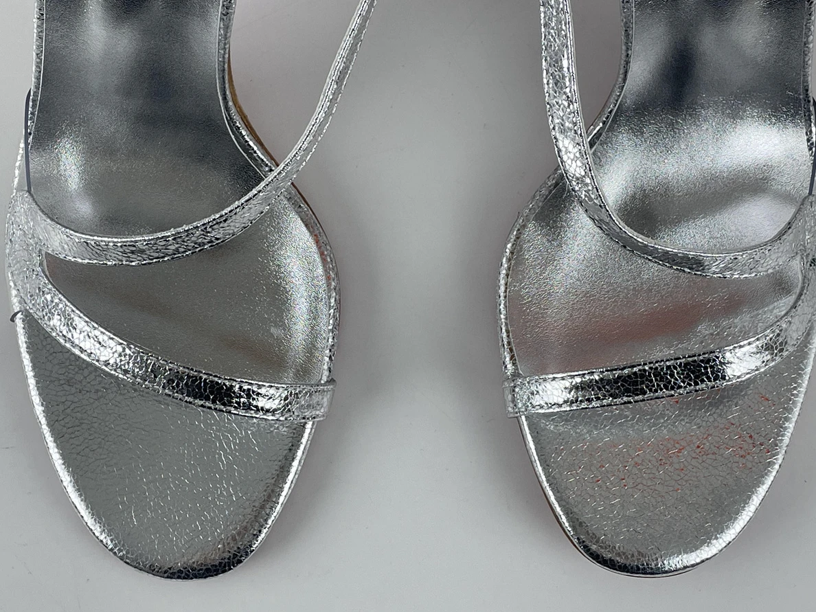 UrbanStyle 1635 christian louboutin CL Silver high heel with red bottom 3542