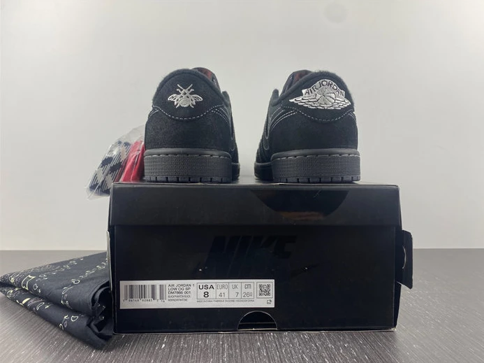 UrbanStyle 2143 GOAT Travis Scott x Air Jordan 1 Low OG Black Phantom 657