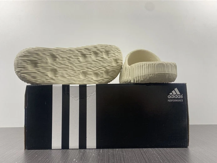 UrbanStyle 5021 ADIDAS New Colleettion 3043
