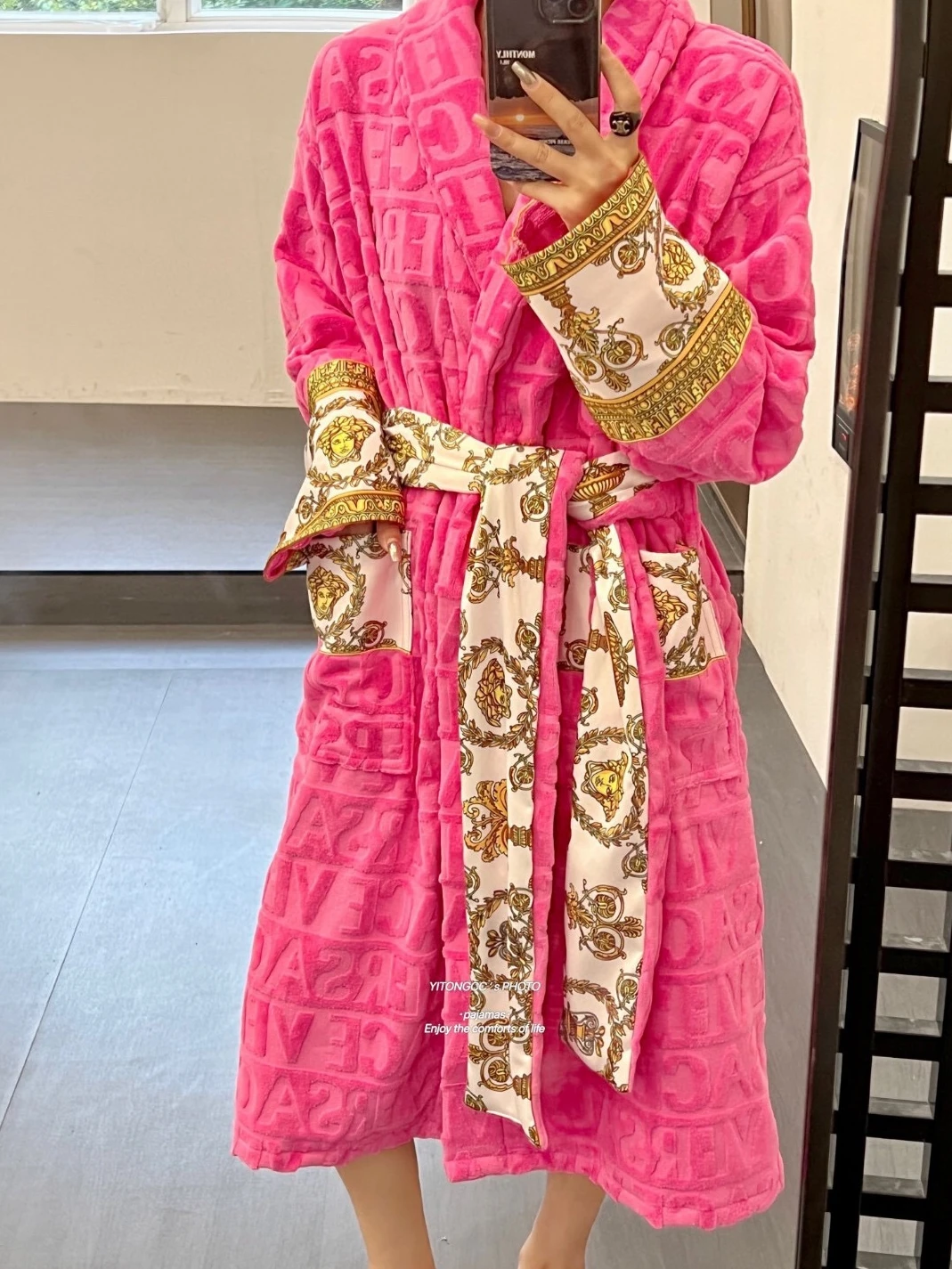 UrbanStyle 5188 Versace Baroque BathRobe (price for one color) 42