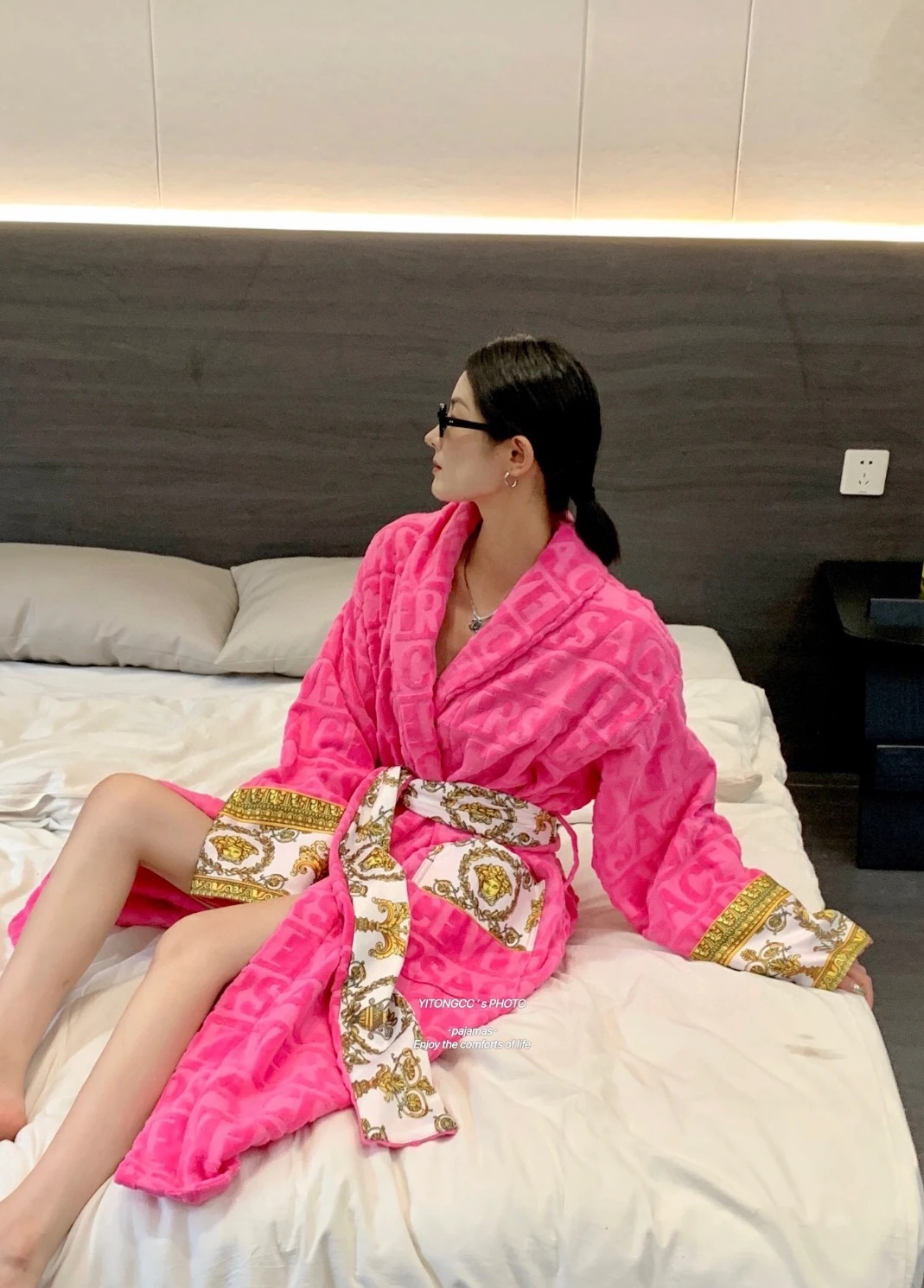 UrbanStyle 5188 Versace Baroque BathRobe (price for one color) 42