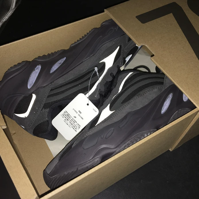 UrbanStyle 5611 adidas Yeezy Boost 700 V2 Vanta FU 3007