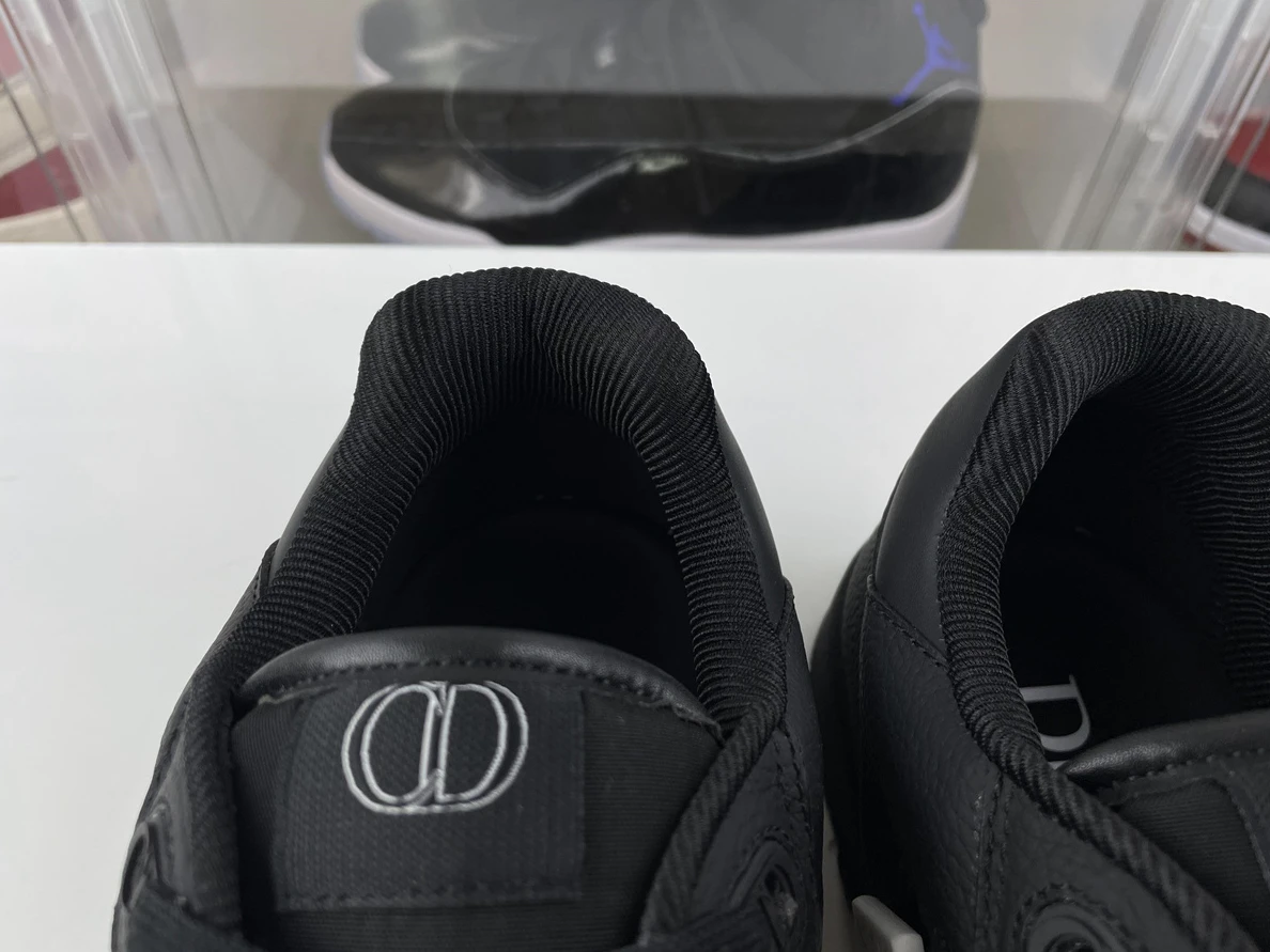 UrbanStyle 608 D shoes Black B 1543