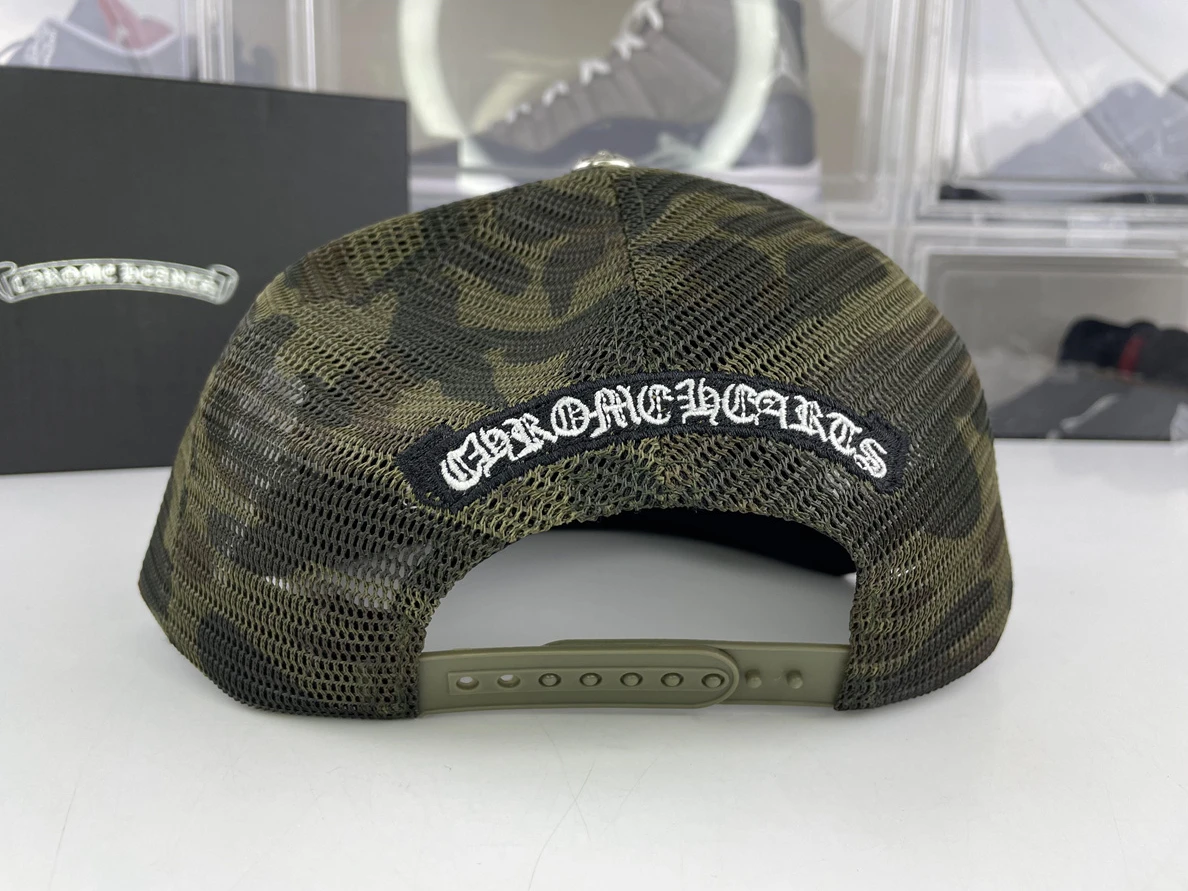 UrbanStyle Chromes Hearts Army Green Peaked Hat 35