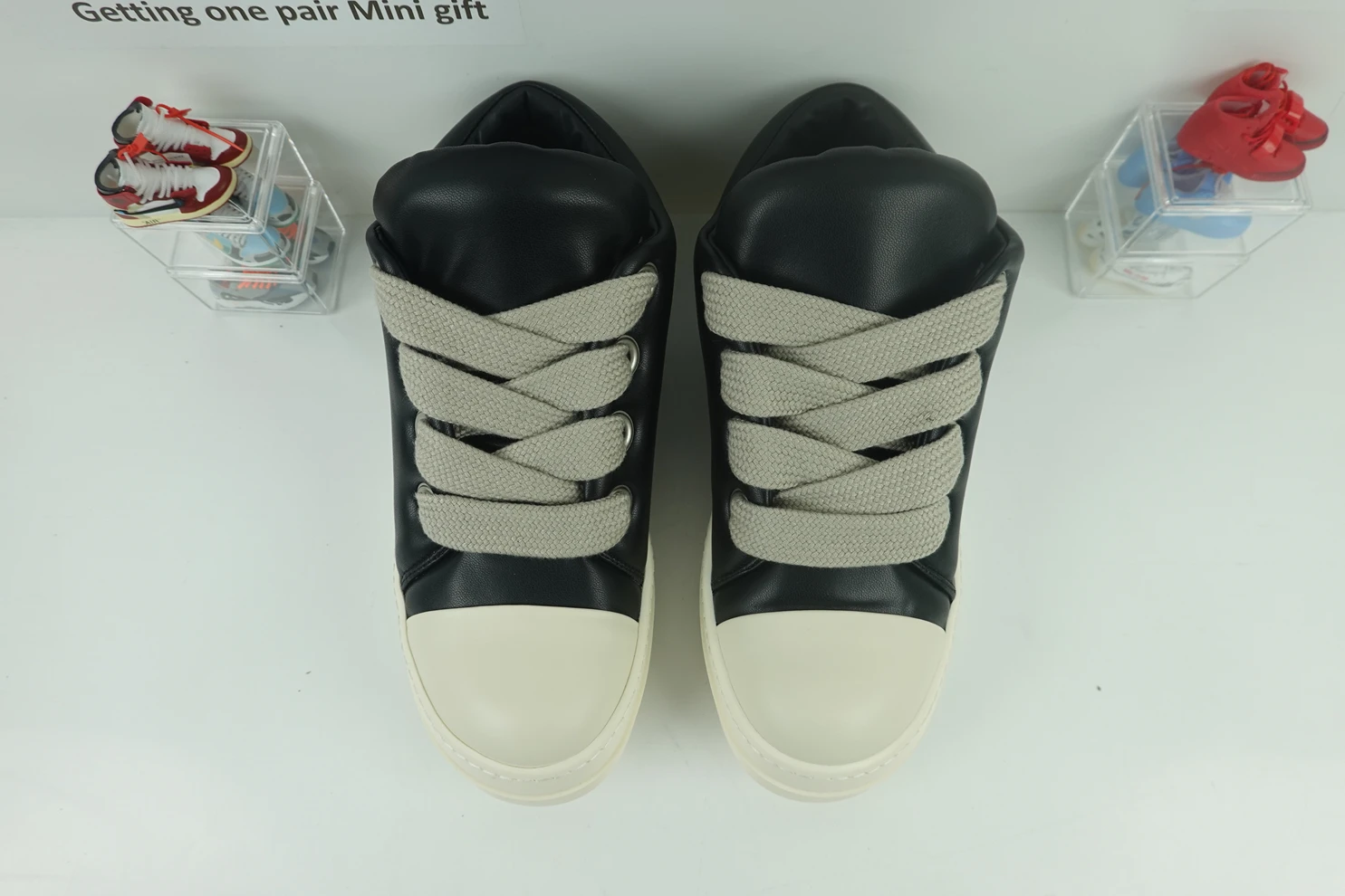 UrbanStyle Jumbo Lace Padded Low Sneaker Black 3597