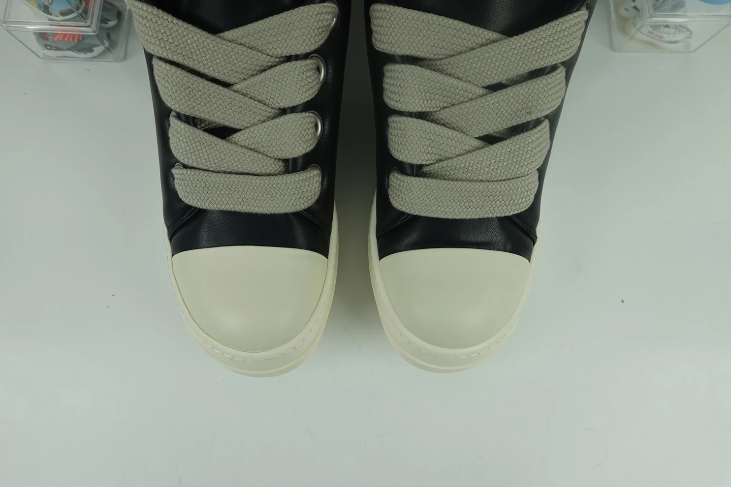 UrbanStyle Jumbo Lace Padded Low Sneaker Black 3597