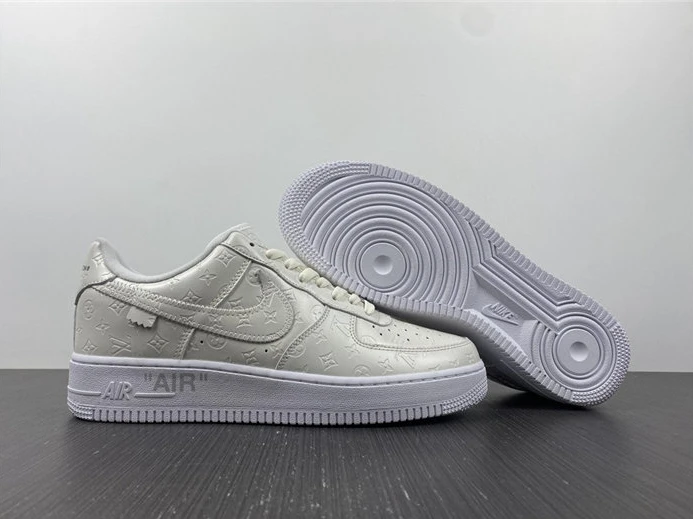 UrbanStyle Nike Air Force 1 LV Low Cream White Black 2422
