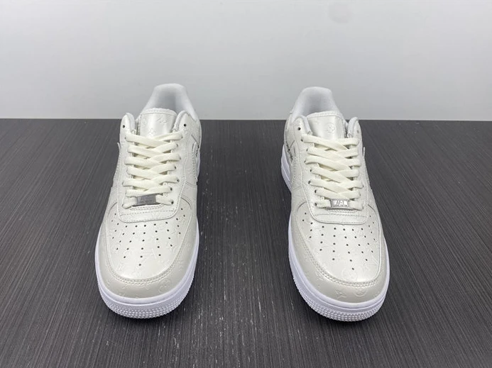 UrbanStyle Nike Air Force 1 LV Low Cream White Black 2422
