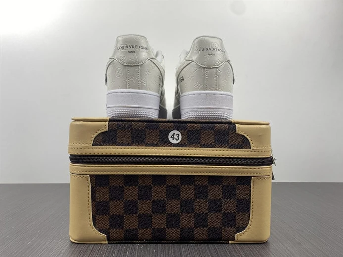 UrbanStyle Nike Air Force 1 LV Low Cream White Black 2422