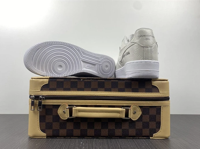 UrbanStyle Nike Air Force 1 LV Low Cream White Black 2422