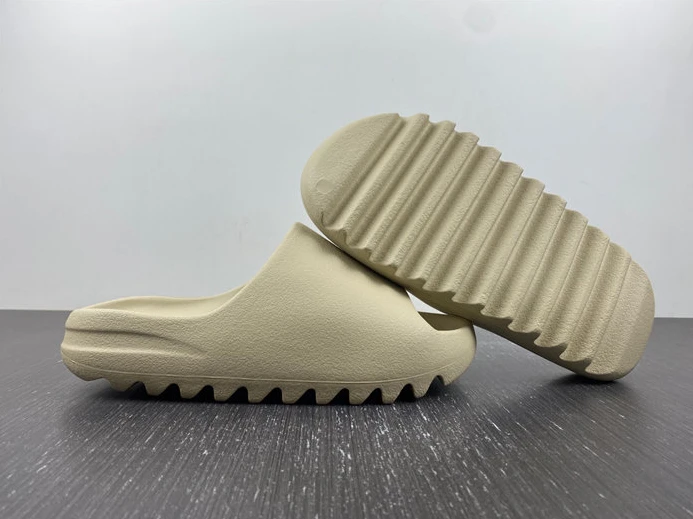 UrbanStyle Yeezy Slide Bone FW6345 3035