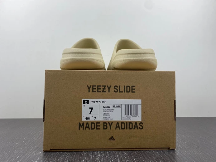 UrbanStyle Yeezy Slide Bone FW6345 3035