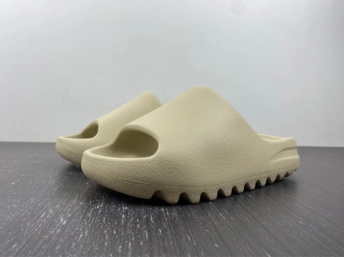 UrbanStyle Yeezy Slide Bone FW6345 3035