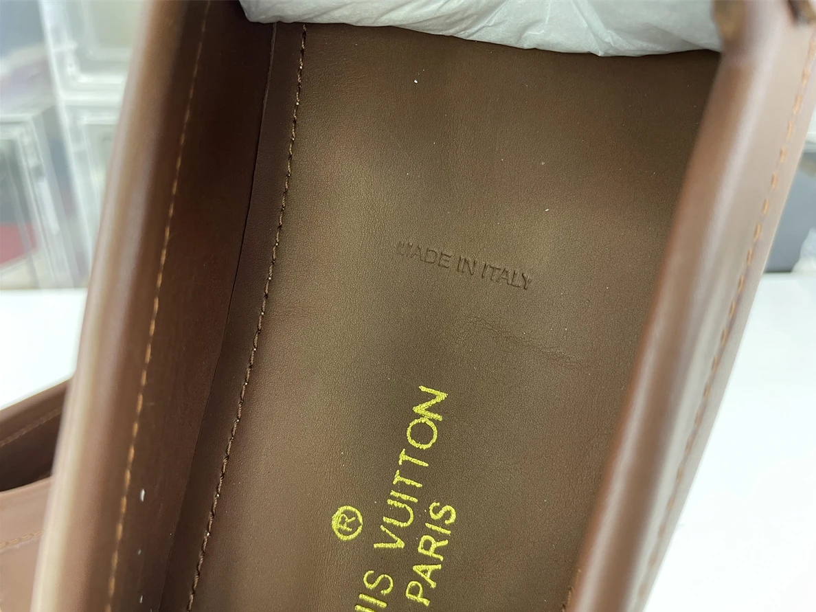 WellDesigned 1600 LOUIS Vuitton Brown mens Lazy shoes with square marks 153