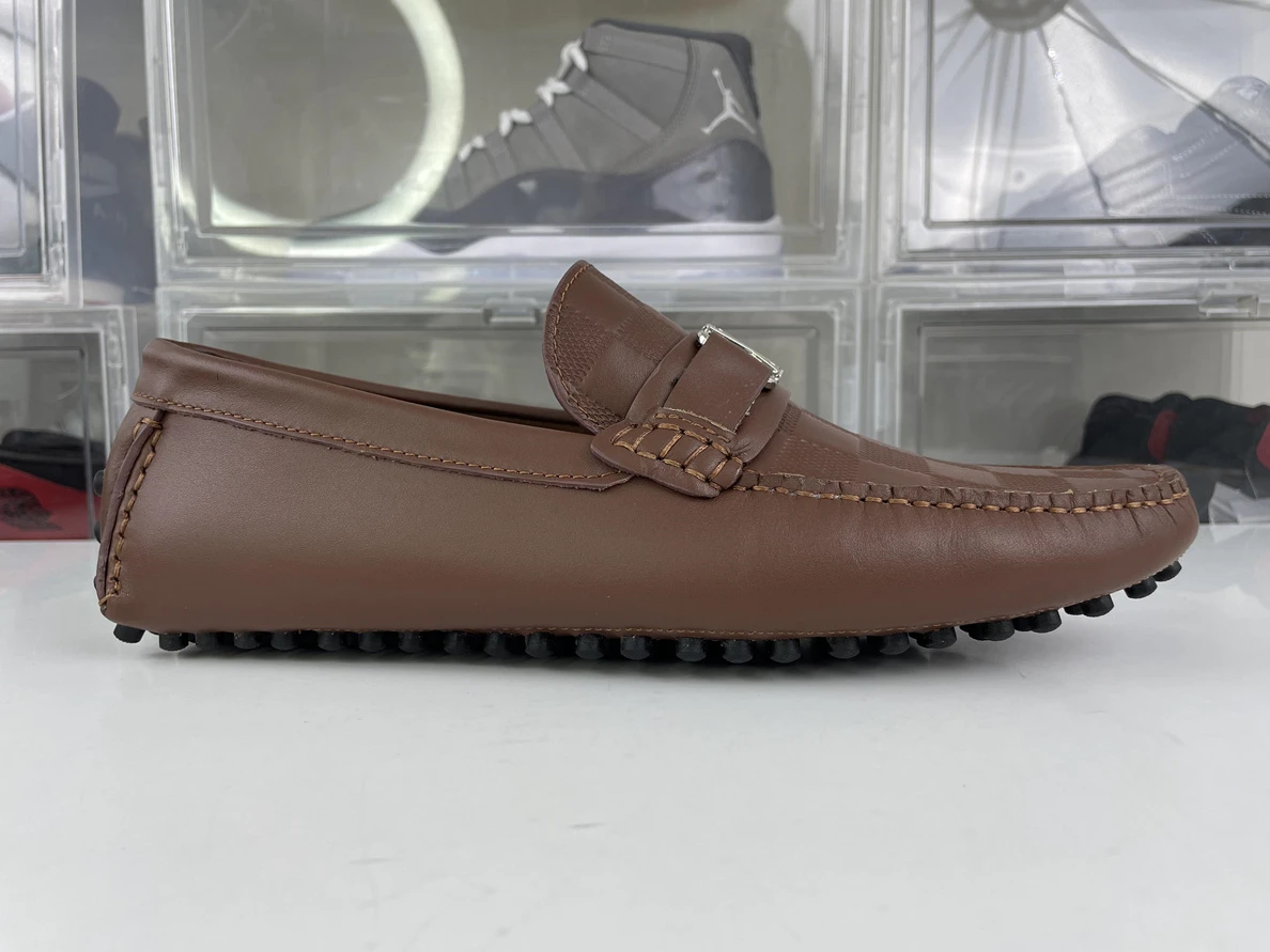 WellDesigned 1600 LOUIS Vuitton Brown mens Lazy shoes with square marks 153