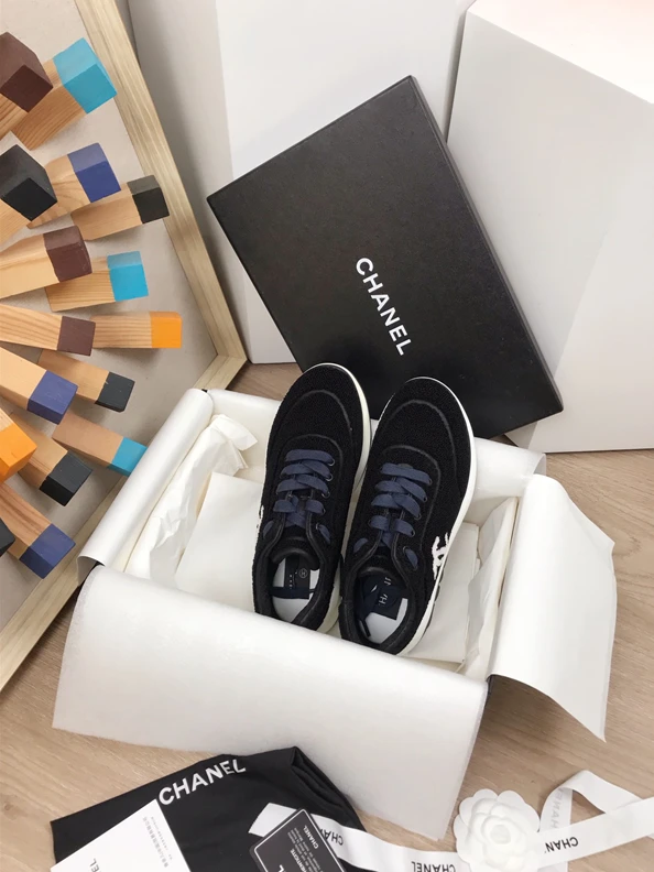 WellDesigned 2438 Chanel Sneakers 1285