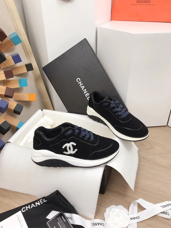 WellDesigned 2438 Chanel Sneakers 1285