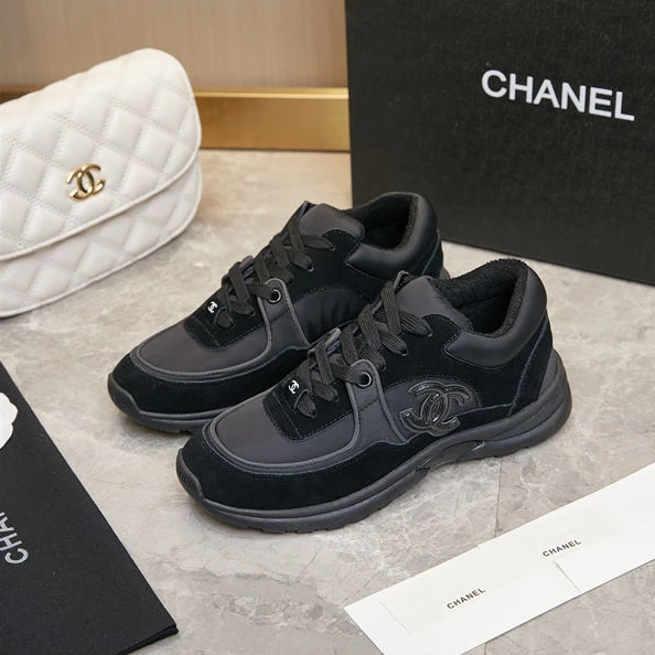WellDesigned 3341 Chanel Sneakers 1235