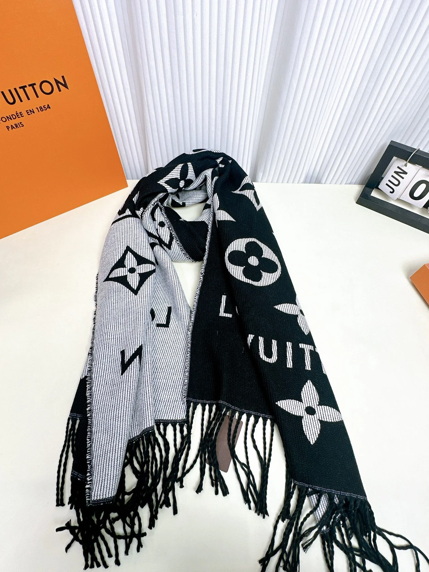 WellDesigned 4174 LV Scarf Black Grey ( 31 x 170 cm ) 58