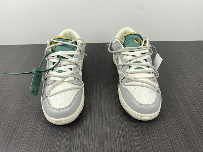 WellDesigned 7577 Nike Dunk Low Off-White Lot 42 DM1602- 1909