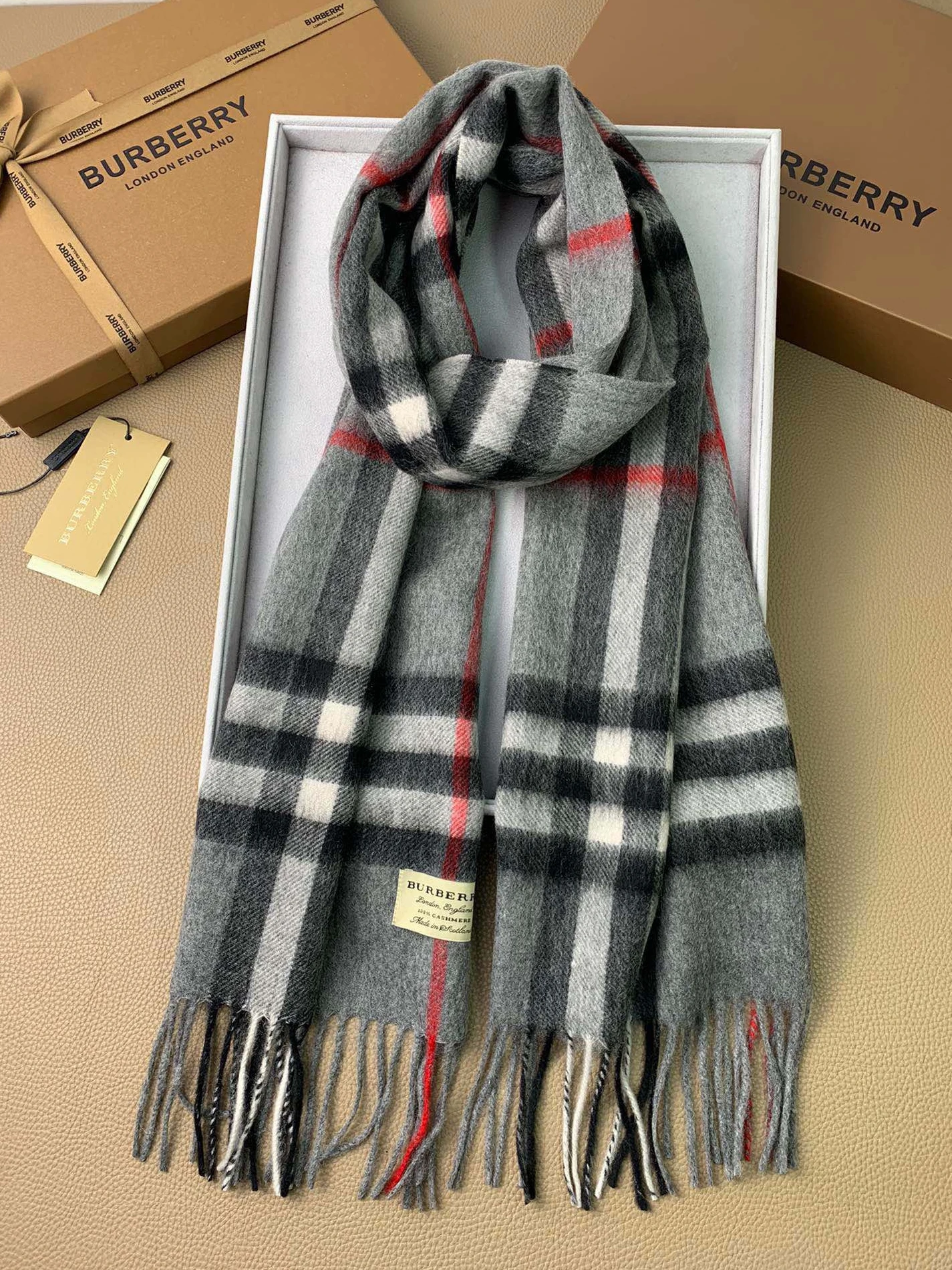 WellDesigned 8227 Burberry Classical Scarf Grey Red ( 168x 30cm) 55