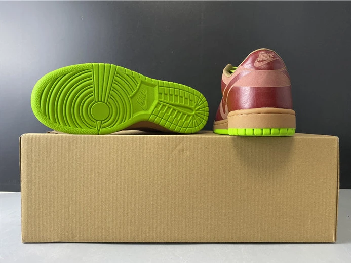 WellDesigned 8379 Nike Dunk Low 1-Piece Laser Varsity Red Chartreuse 311611- 2204