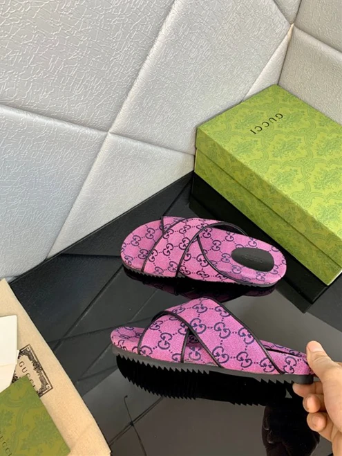 WellDesigned 8713 Gucci Slipper 3228