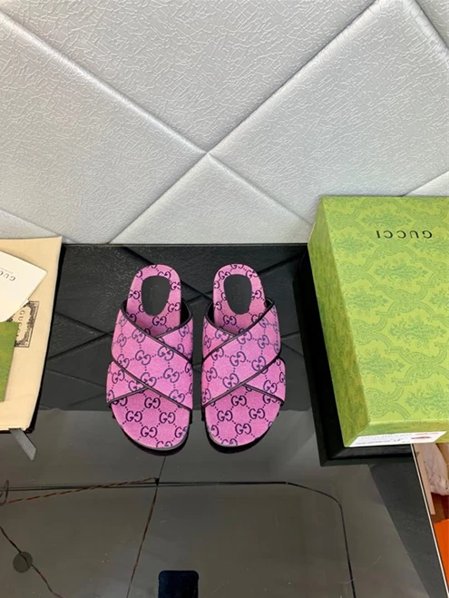 WellDesigned 8713 Gucci Slipper 3228