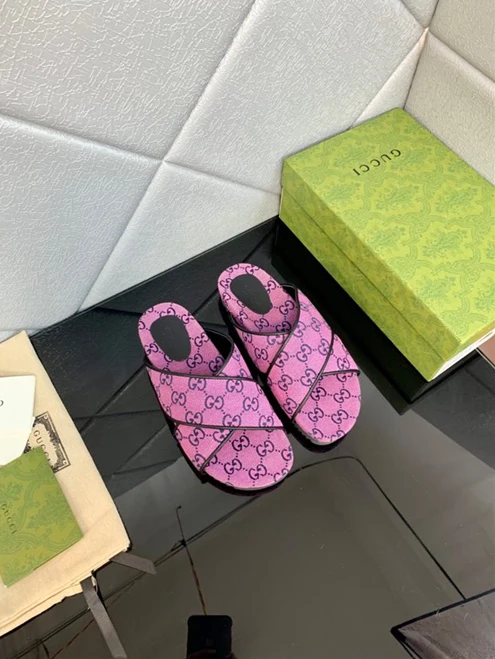 WellDesigned 8713 Gucci Slipper 3228