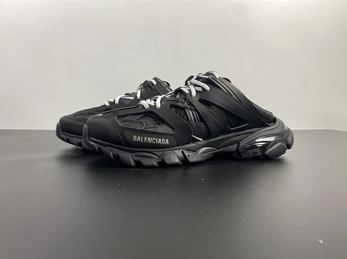 WellDesigned 8722 BLCG Track Mule Black 653813 W3CP3 3479