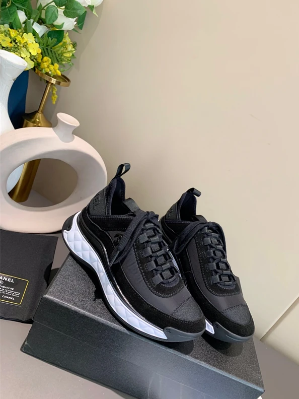 WellDesigned Chanel Sneakers 1280