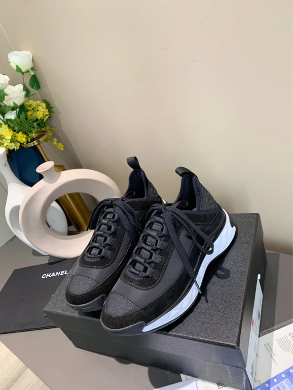WellDesigned Chanel Sneakers 1280