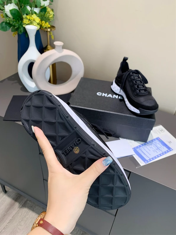 WellDesigned Chanel Sneakers 1280